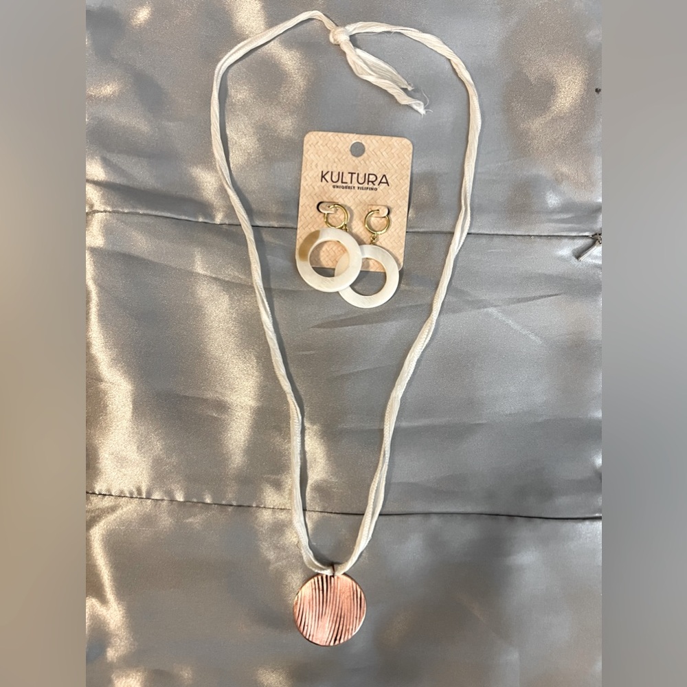 Necklace with Circle Bronze Pendant and Earrings Set